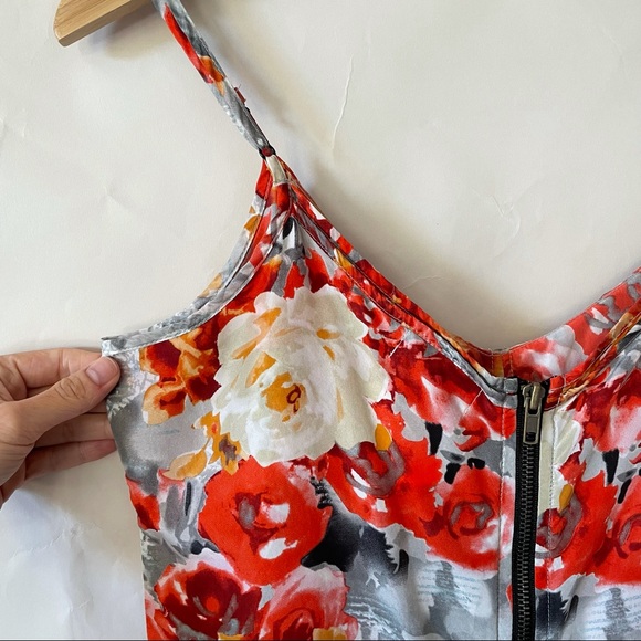 KUT pretty red silk ruffle front v-neck tank L - Picture 3 of 10